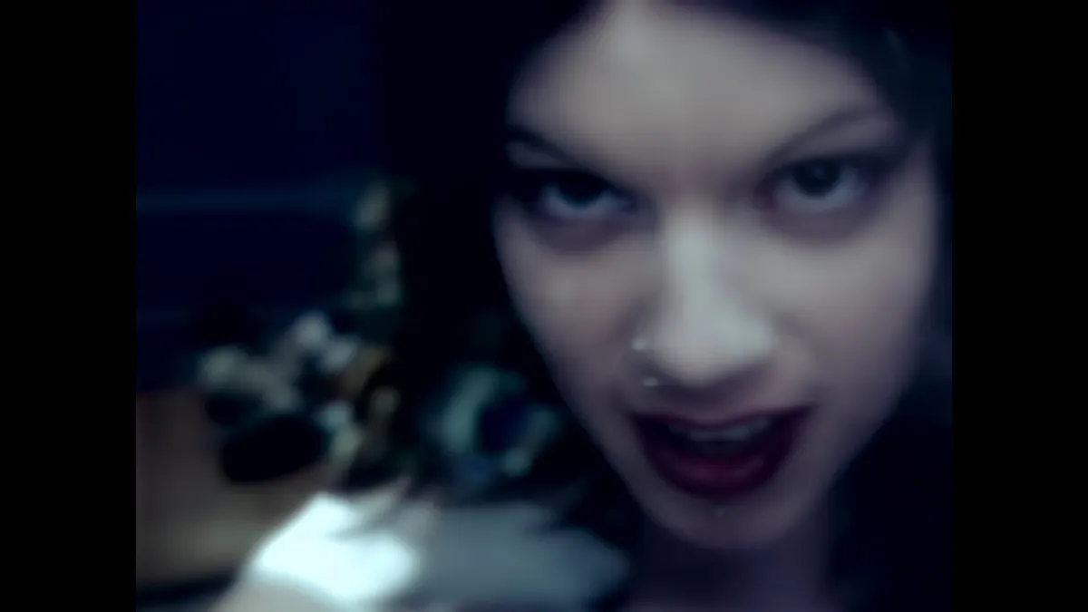 Le clip « Blue » (The Birthday Massacre) : décryptage visuel et leçons pour créateurs